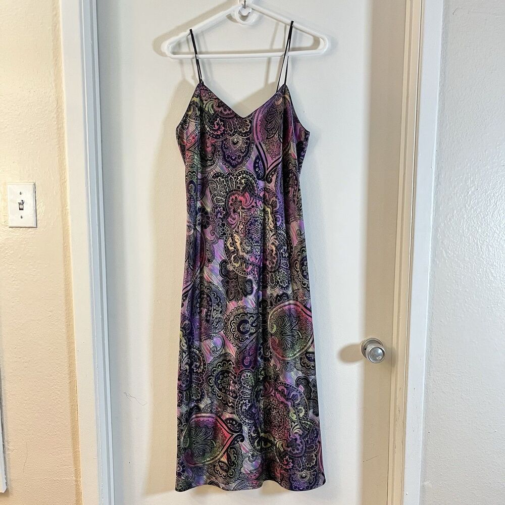 Natori Women Slip Dress Beige V-Neck Sleeveless purple paisley Print Size M